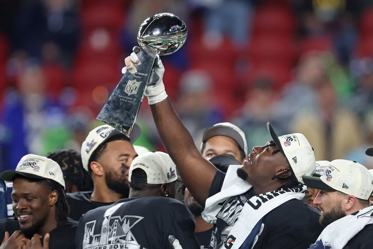 Seahawks dominate Patriots 29–13 to win Super Bowl