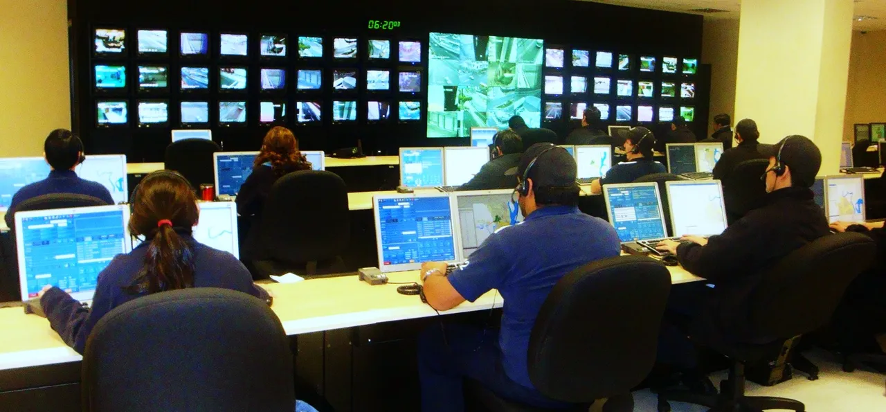 Het alarmnummer 112 en de politiehotline zijn na een langdurige storing weer volledig operationeel