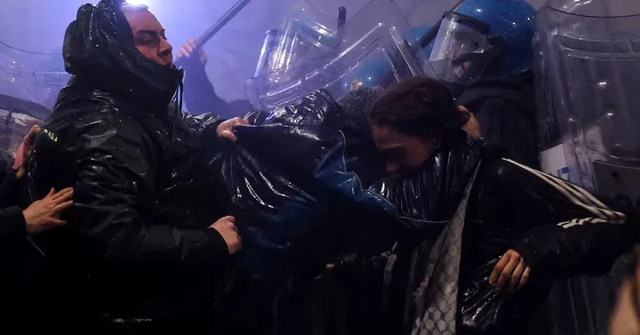 Столкновения в Милане: люди протестуют против проведения Олимпиады