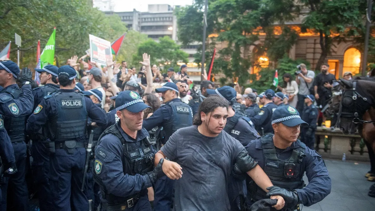 مظاهرات واسعة في أستراليا تنديداً بزيارة هرتسوغ وسط إجراءات أمنية مشددة