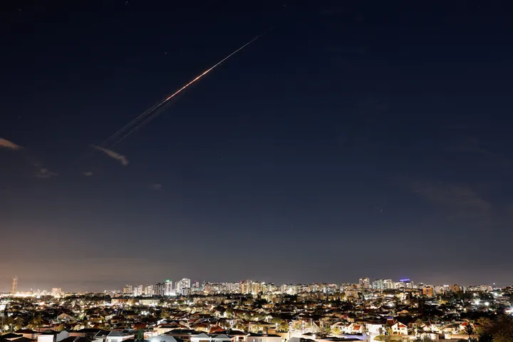 Iran ta yi ruwan makamai masu linzami a cikin Isra'ila