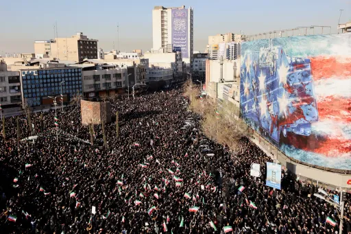 Iranians flood Iran’s streets after Israel‑US attacks killed Ali Khamenei