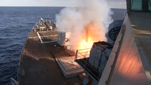 امریکا د ایران په جګړه کې د 'کلونو' ارزښت لرونکي مهمات کارولي دي، او په چټکۍ سره یې زیرمې کمېږي