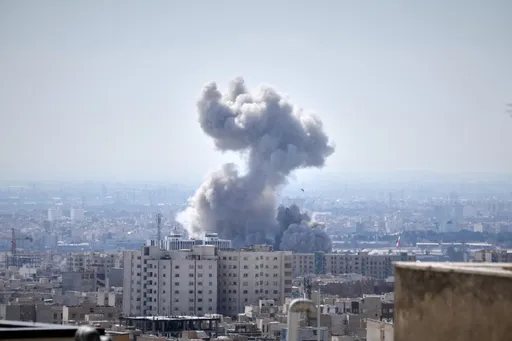 Eksplozije odjeknule u Teheranu dok novi izraelski zračni napadi pogađaju glavni grad Irana