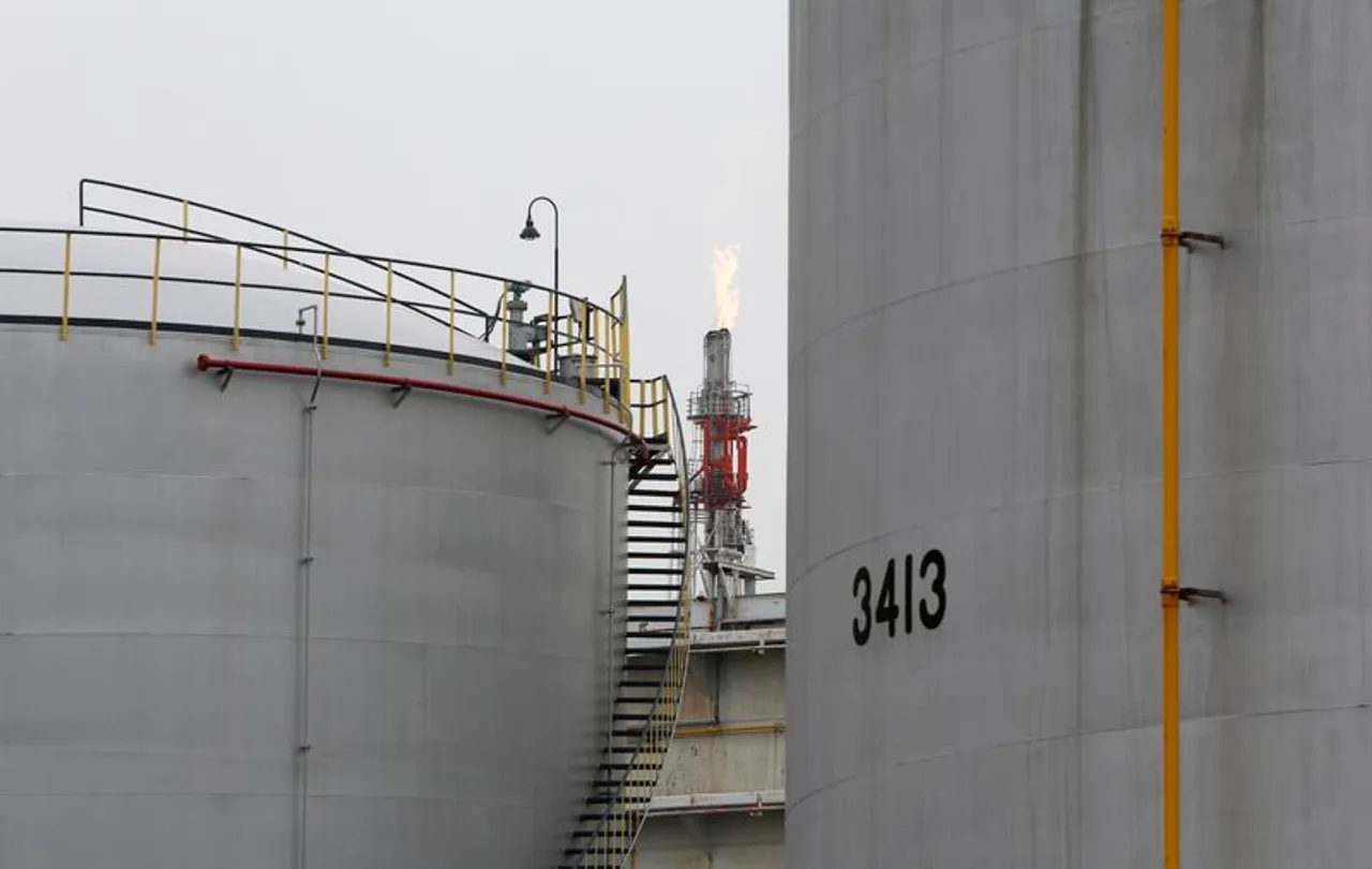 Pétrole: l’OPEP+ augmente sa production sur fond de tensions dans la région