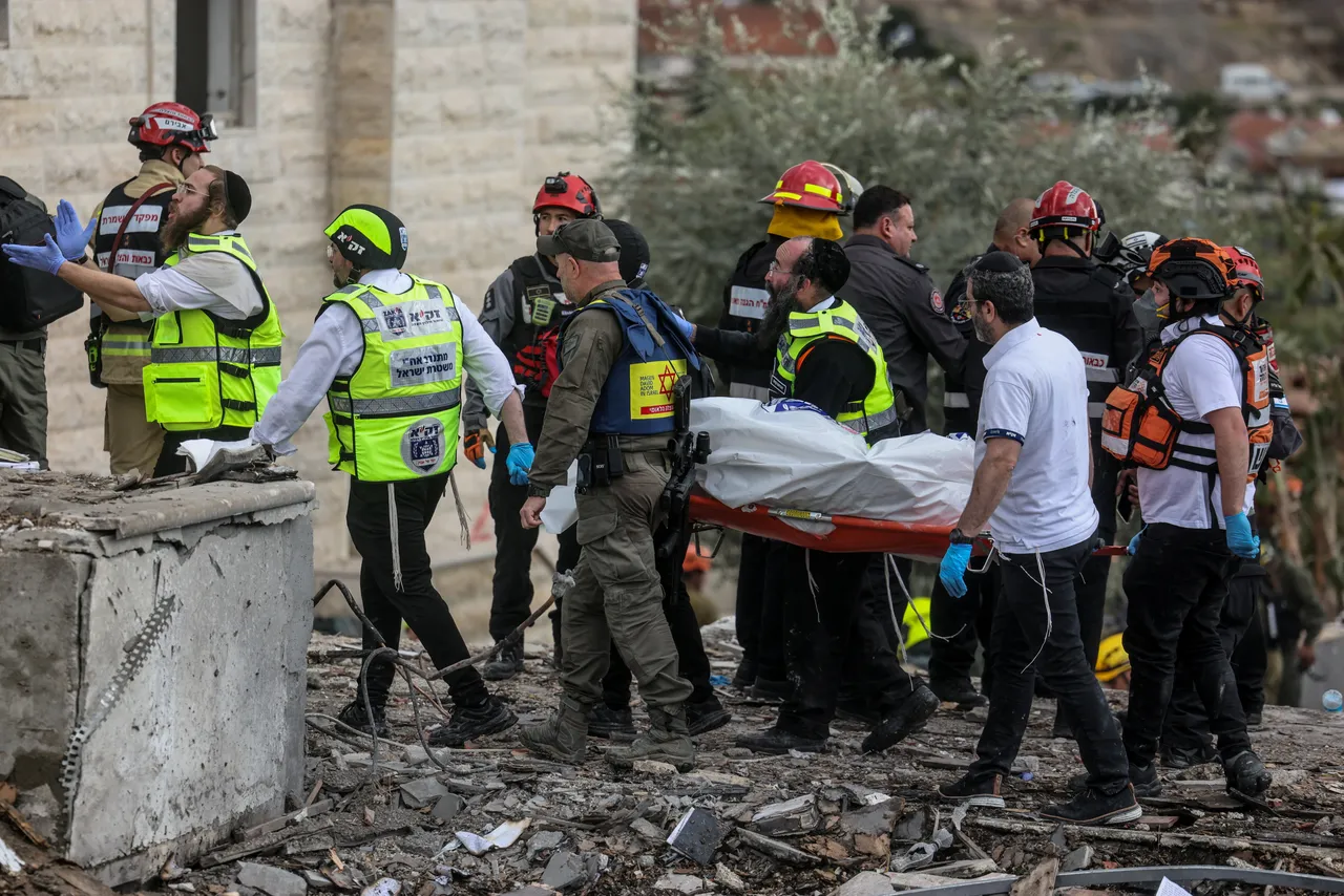 وسط تهديد إيراني بِرَد غير مسبوق.. مقتل 9 إسرائيليين في القدس واستهداف ناقلة نفط بمضيق هرمز