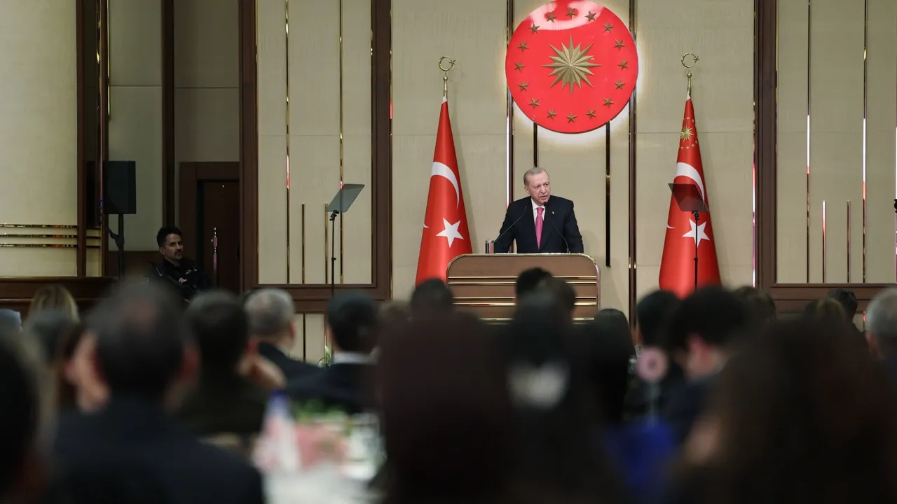 Erdogan: "Ataque dos EUA-Israel ao Irão pode arrastar o Médio Oriente para um anel de fogo"