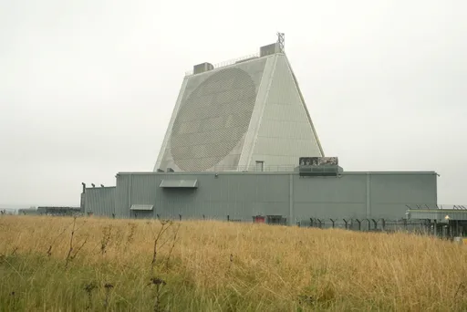 رادارات تحت النار.. هل تفقد منظومات الدفاع الصاروخي بالشرق الأوسط أحد أهم ميزاتها الاستراتيجية؟