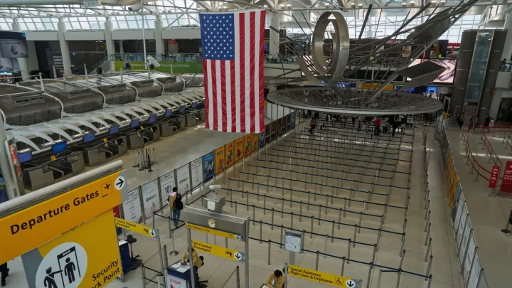 Mais de 36 000 americanos saem do Médio Oriente desde o início da guerra EUA-Israel contra o Irão