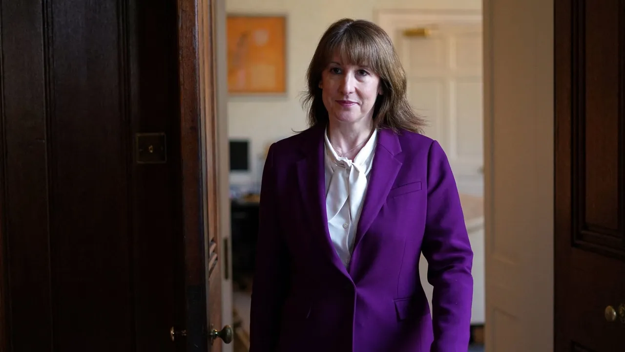 Ұлыбритания жаһандық мұнай қорын босатуды қолдайды