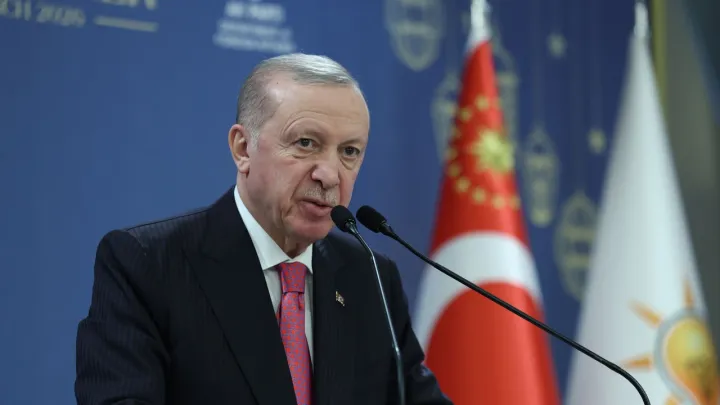 Президент Ердоған Пезешкианға: «Әуе кеңістігіміздің бұзылуы ақталмайды»