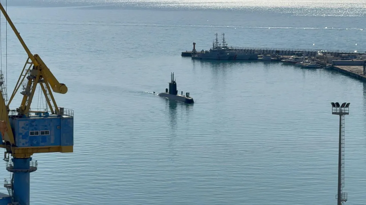 Nëndetësja turke viziton Portin e Durrësit