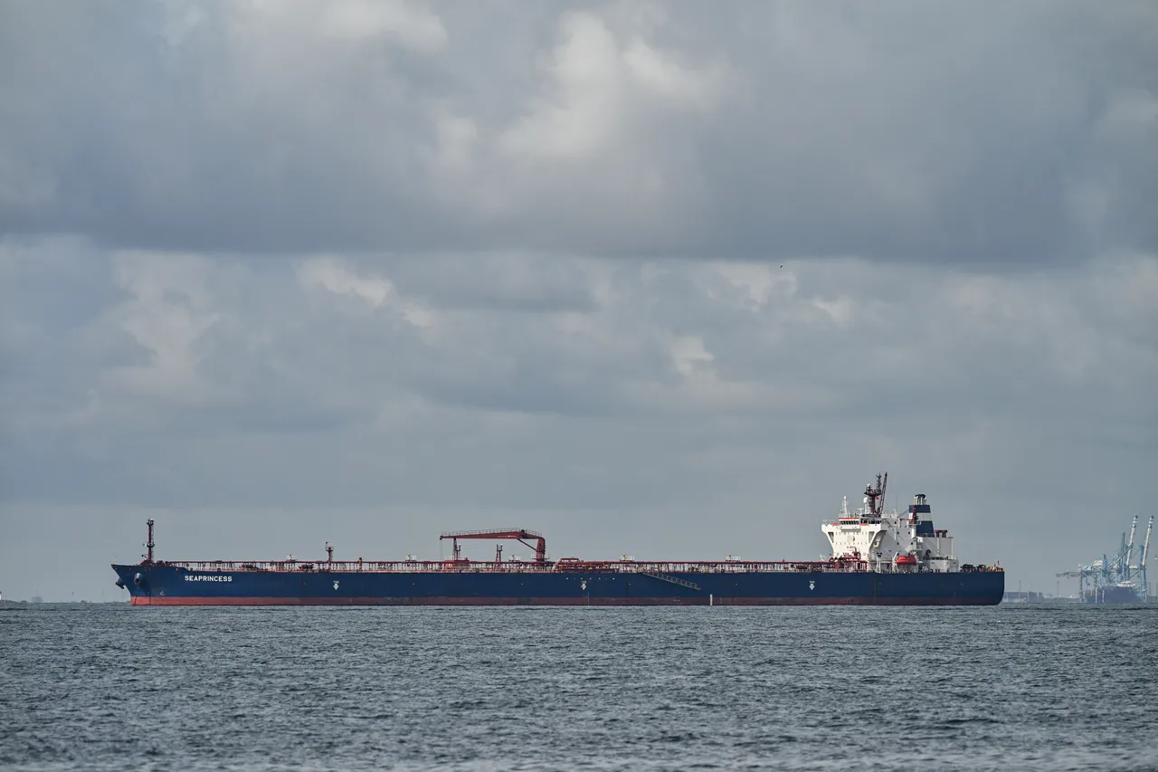 Kapal tanker raksasa Iran 'HUGE' di perairan Indonesia usai berhasil hindari blokade AS