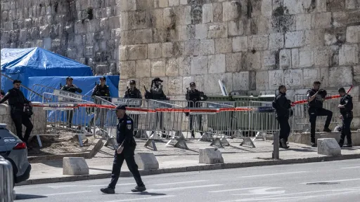 9500 أسير بسجون الاحتلال بينهم 73 سيدة.. وإدانة فلسطينية لإغلاق الأقصى أمام المصلين