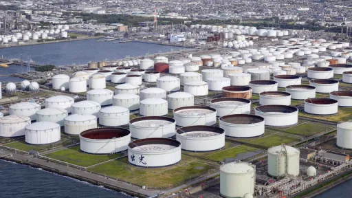 اليابان تفرج عن احتياطيها النفطي.. والأسعار ترتفع رغم سحب مخزونات "الطاقة الدولية"