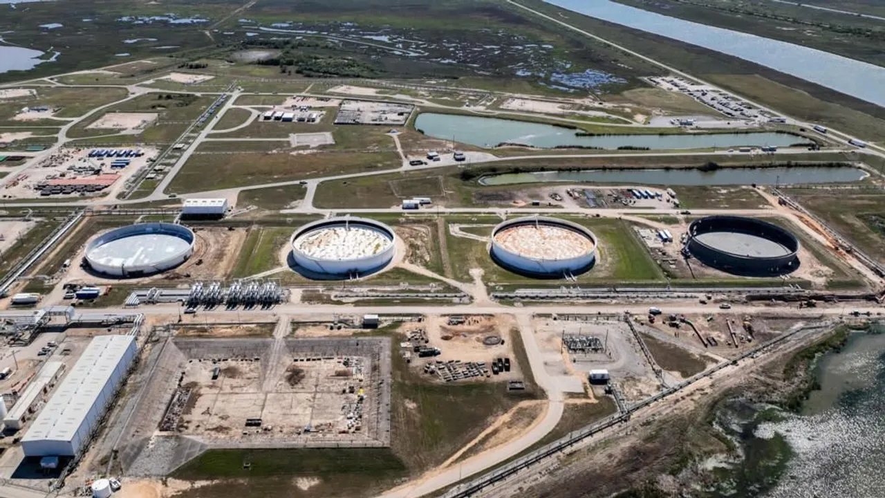 الأكبر في تاريخها.. "الطاقة الدولية" توافق على سحب 400 مليون برميل من احتياطيات النفط