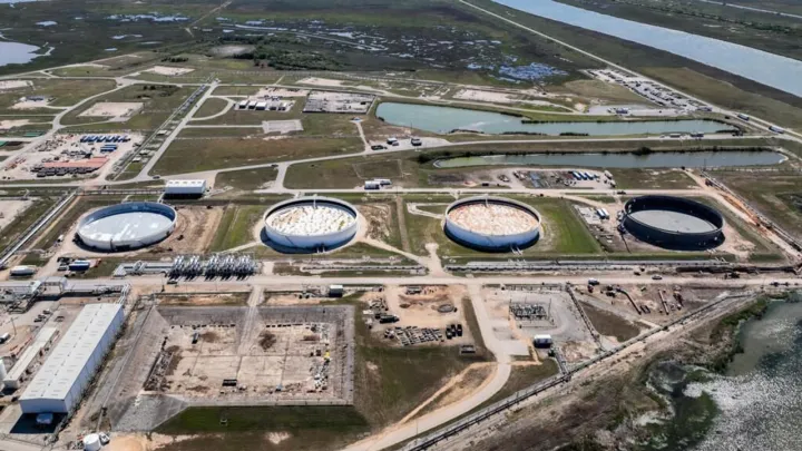 الأكبر في تاريخها.. "الطاقة الدولية" توافق على سحب 400 مليون برميل من احتياطيات النفط