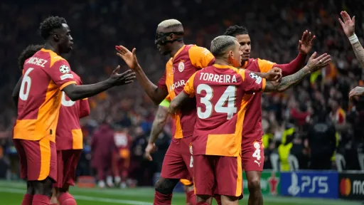 “Qalatasaray” Çempionlar Liqası qarşılaşmasında “Liverpul”u məğlub etməyi bacardı