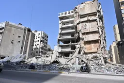 Ushtria izraelite nis sulme të reja në Bejrut