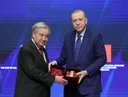 Presidenti turk pret shefin e OKB-së në Ankara, i dorëzon çmimin ndërkombëtar të paqes