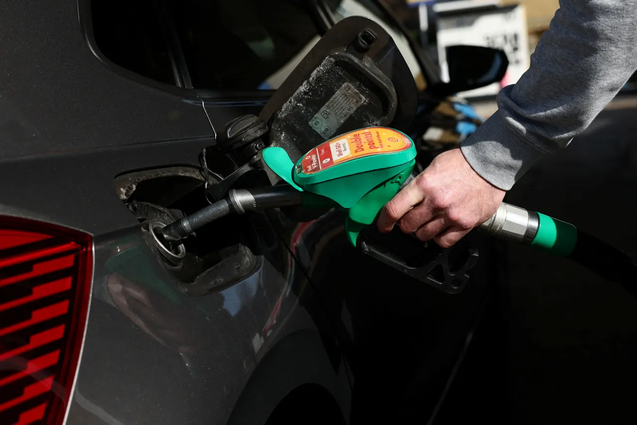 Oil prices top $100 per barrel as war in Middle East fuels market fears