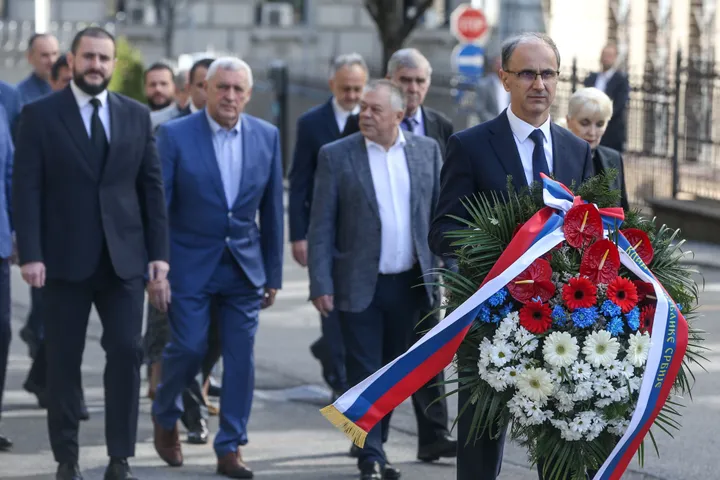 Polaganjem vijenca na mjestu atentata obilježena 23. godišnjica ubistva Zorana Đinđića