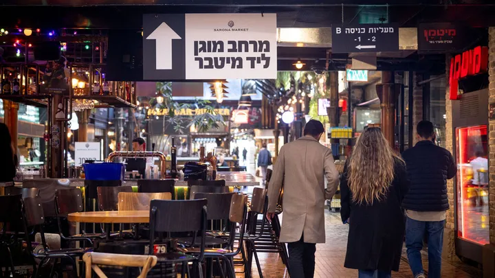 בישראל, חנויות נסגרות מוקדם, ועסקים קטנים נאבקים על הישרדותם