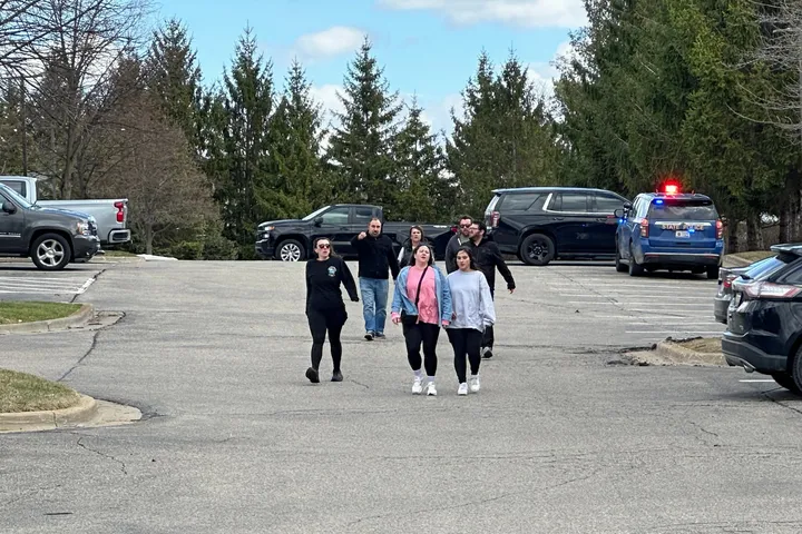 Suspected gunman dead after trading fire with security at Michigan synagogue