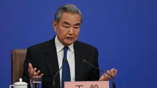 Китай: операции США и Израиля против Ирана ведут к региональной катастрофе