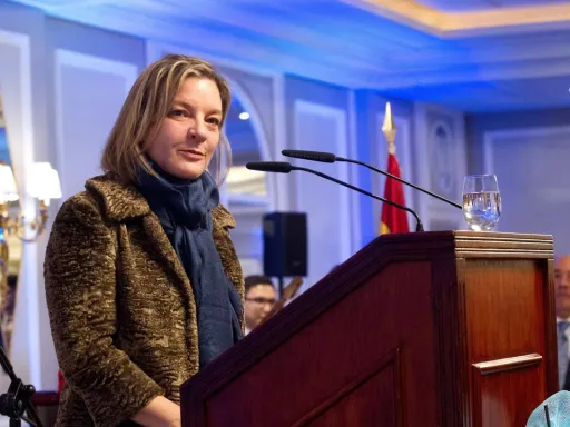 Espanha retira a embaixadora em Israel à medida que a crise diplomática se aprofunda