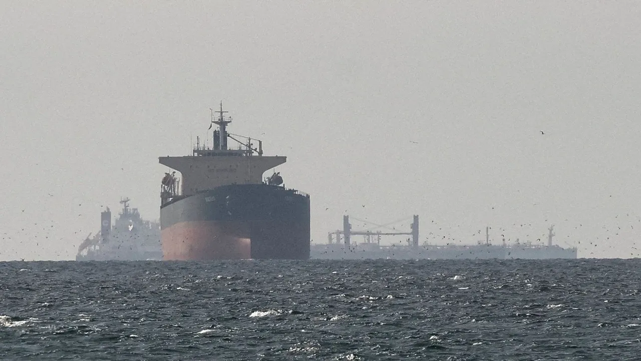 After causing worldwide crisis, Iran continues to ship its oil through Hormuz