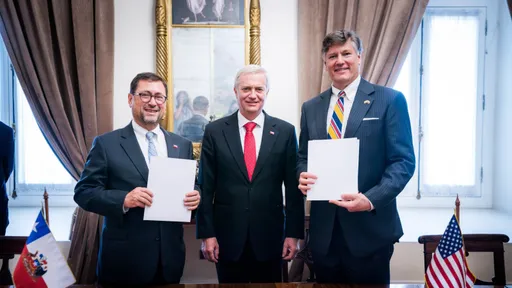 Chile y EE.UU. firman acuerdo para “explorar” proyectos conjuntos de minerales críticos