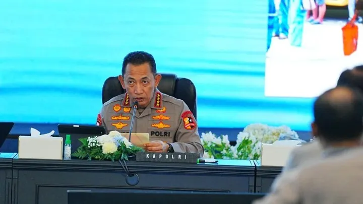 Kapolri terjunkan 161 ribu personel gabungan pastikan arus mudik dan balik Lebaran aman