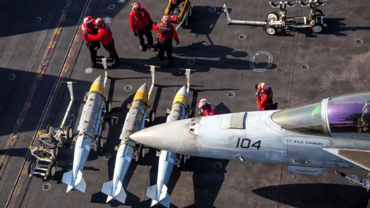 واشنطن تأمر بنشر 5 آلاف جندي إضافي وترسل 10 آلاف مسيرة أوكرانية الصنع إلى الشرق الأوسط