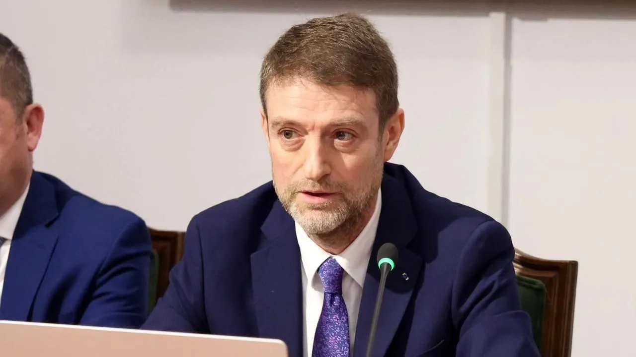 Kryediplomati shqiptar për situatën në Lindjen e Mesme: Nuk kemi mbyllur asnjë përfaqësi diplomatike