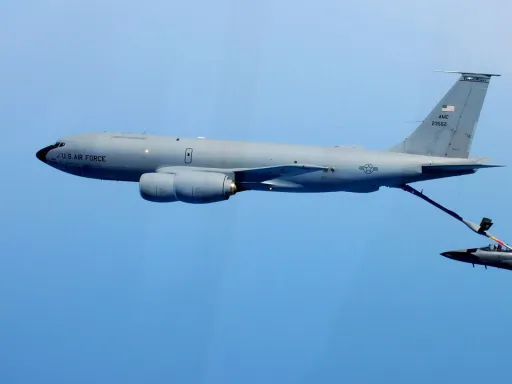 Katër anëtarë të ekuipazhit amerikan vdesin pas rrëzimit të avionit furnizues në Irak