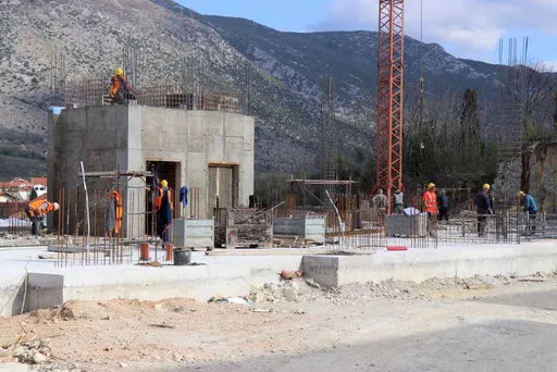 Strani radnici u BiH: Najtraženiji konobari, kuhari, čistači, tesari...