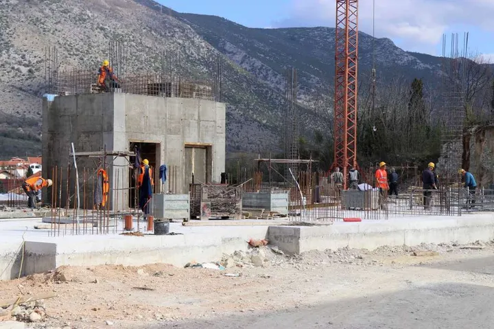 Strani radnici u BiH: Najtraženiji konobari, kuhari, čistači, tesari...