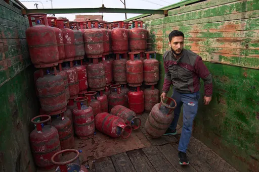 5 किलोग्राम एलपीजी सिलेंडरों की बिक्री में तेजी, सरकार ने संयम बरतने का आग्रह किया