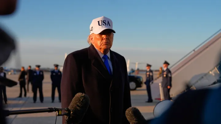 ترمب: وجهنا ضربة قوية لجزيرة خرج الإيرانية وسنرافق ناقلات النفط عبر مضيق هرمز قريباً جداً