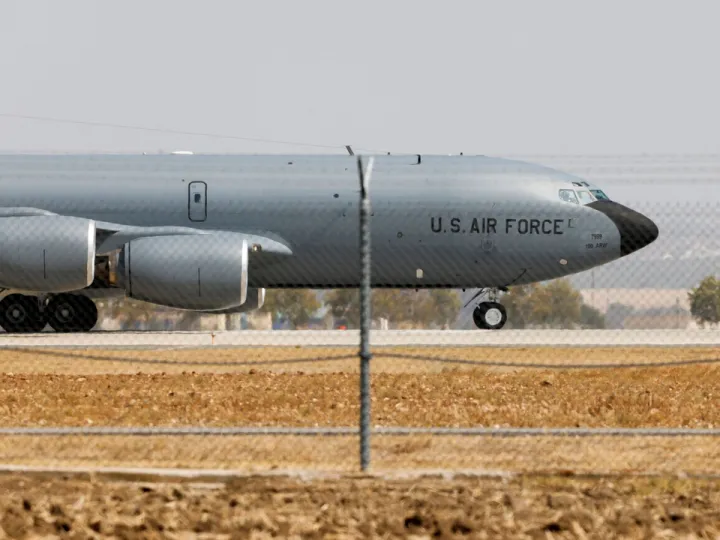 Todos os seis tripulantes morreram após a queda de um avião militar norte-americano no Iraque