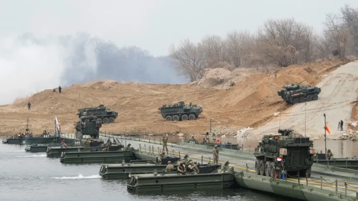 КНДР запустила около десяти баллистических ракет