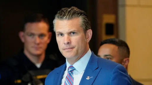 گزارش وال‌استریت ژورنال مبنی بر اعزام نیروها و ناوهای بیشتر آمریکا به خاورمیانه