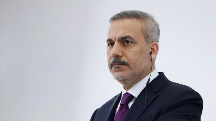 Ministr Fidan Azärbaycan häm Qatarlı wazıyfadaşları belän küreşte