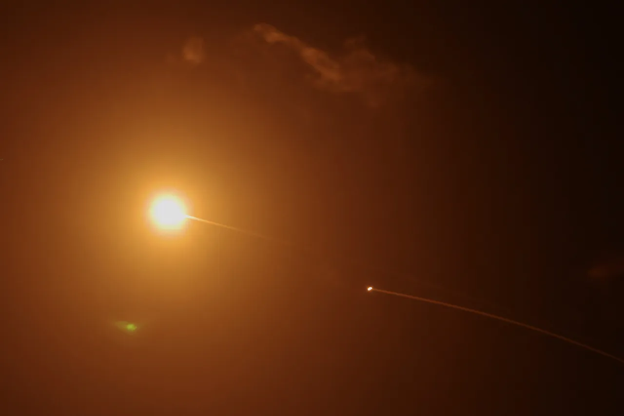 د ایران پر دریو امریکایي هوایي اډو د توغندیو او ډرون بریدونو ادعا کړې او نتنیاهو ته یې ګواښ کړی