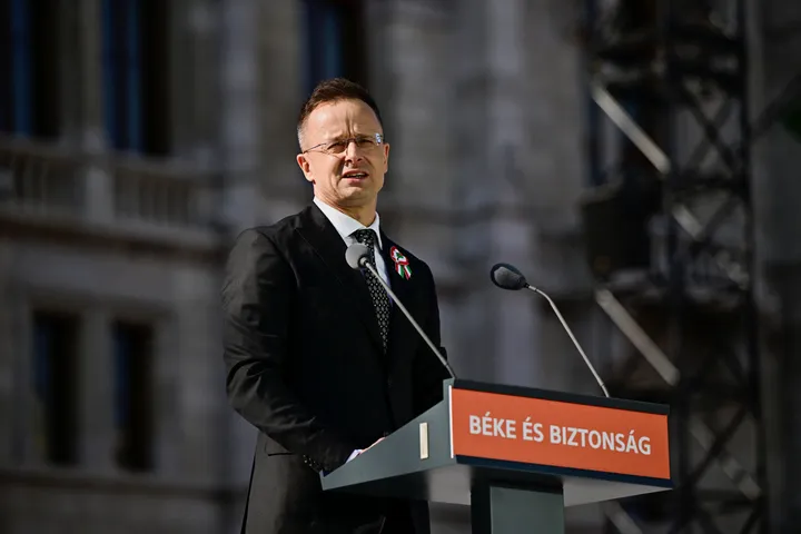 Szijjarto poručio da Mađarska "neće ići u rat niti će slati novac Ukrajini"