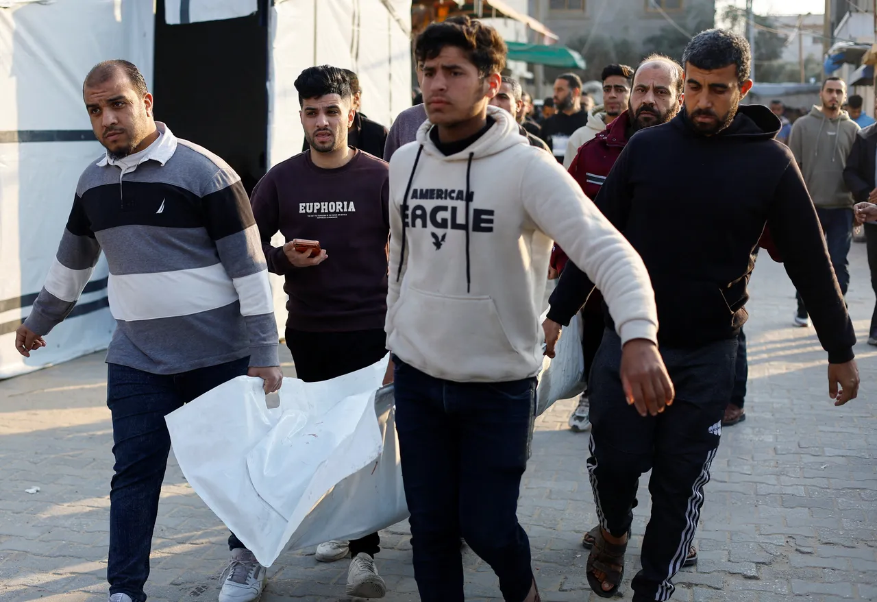 استشهاد 8 فلسطينيين بنيران جيش الاحتلال في غزة خلال 24 ساعة.. ووفاة 3 بانهيار جدار