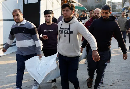 استشهاد 8 فلسطينيين بنيران جيش الاحتلال في غزة خلال 24 ساعة.. ووفاة 3 بانهيار جدار