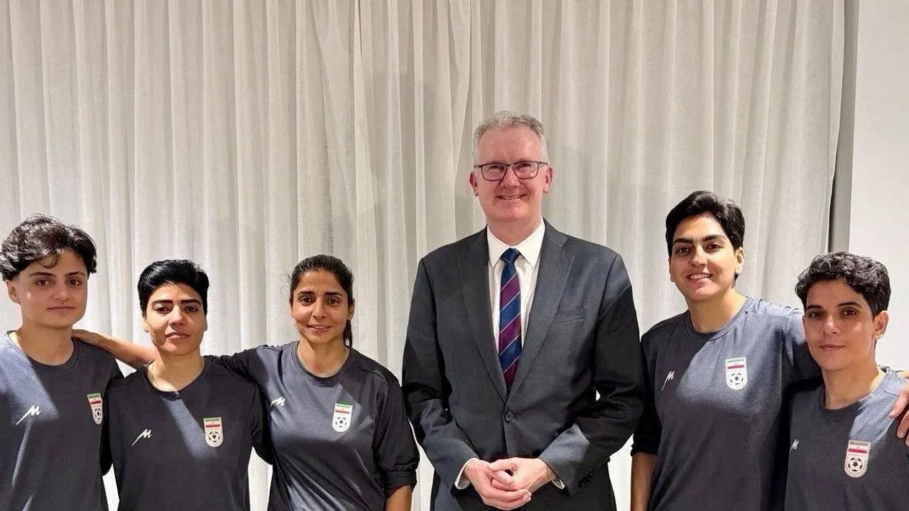 سه بازیکن تیم ملی فوتبال زنان ایران از درخواست پناهندگی در استرالیا منصرف شدند