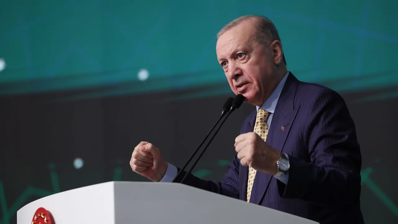 Erdogan critica 'rede sanguinária' que ataca escolas e hospitais no Irão e no Líbano